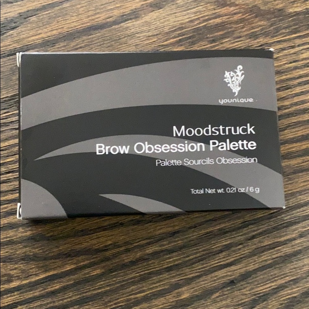 Younique Moodstruck brow obsession palette. NIB
